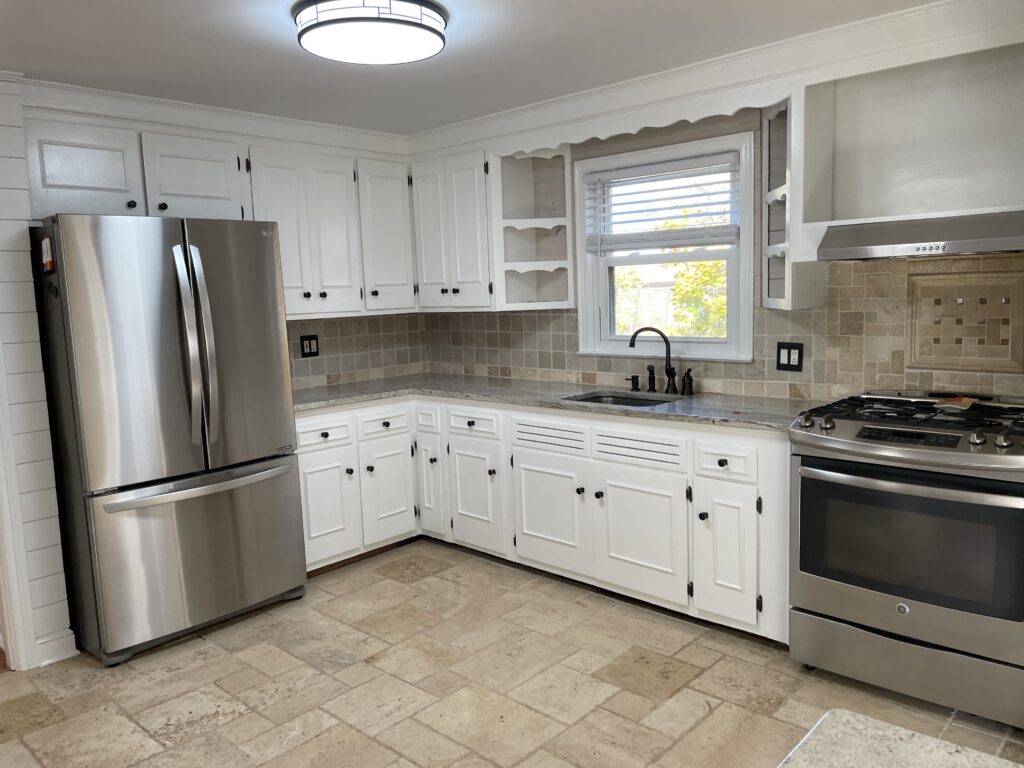 9 Linden St Norwalk CT 06851 Kitchen - first floor 2 bedroom available for rent - Full Kitchen